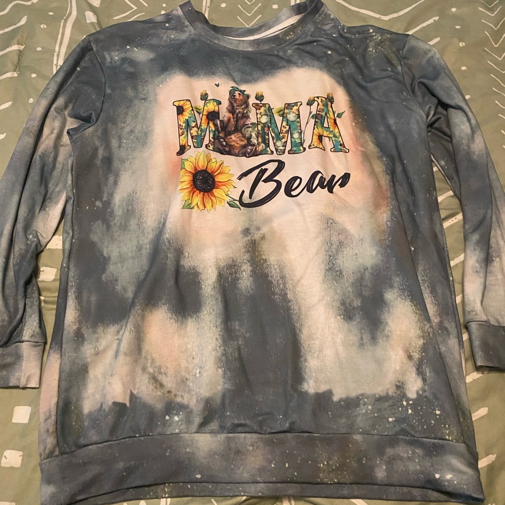 Mama Bear Graphic Sweatshirt